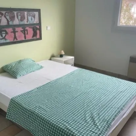 Charming House With Balcony And Garden Сasa de vacaciones *